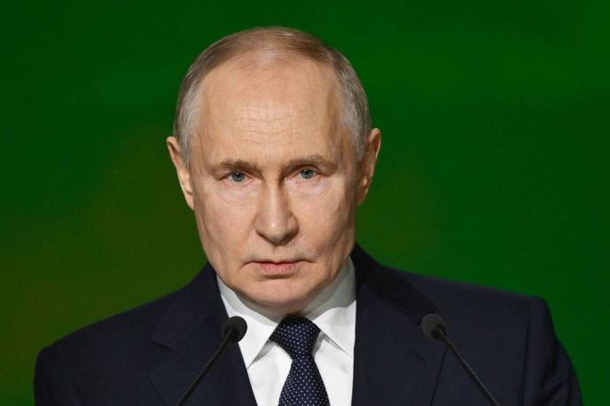 Vladimir Putin | Putin bi lahko s provokacijo ali neposredno vojaško akcijo onkraj meja Ukrajine preizkusil, ali se v zavezništvu Evrope, Zahoda in zveze Nato kažejo morebitne razpoke. | Foto Guliverimage
