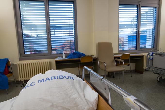 Sodnica je deset dni po napadu še vedno na zdravljenju v UKC Maribor. | Foto: Matjaž Vertuš